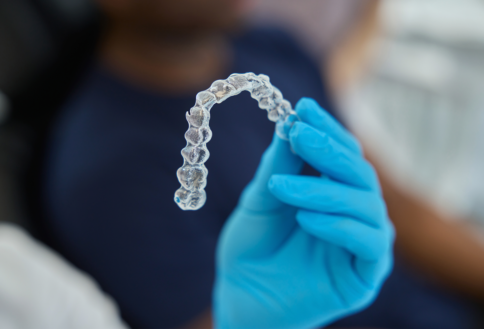 Colocación de ortodoncia (Invisalign)